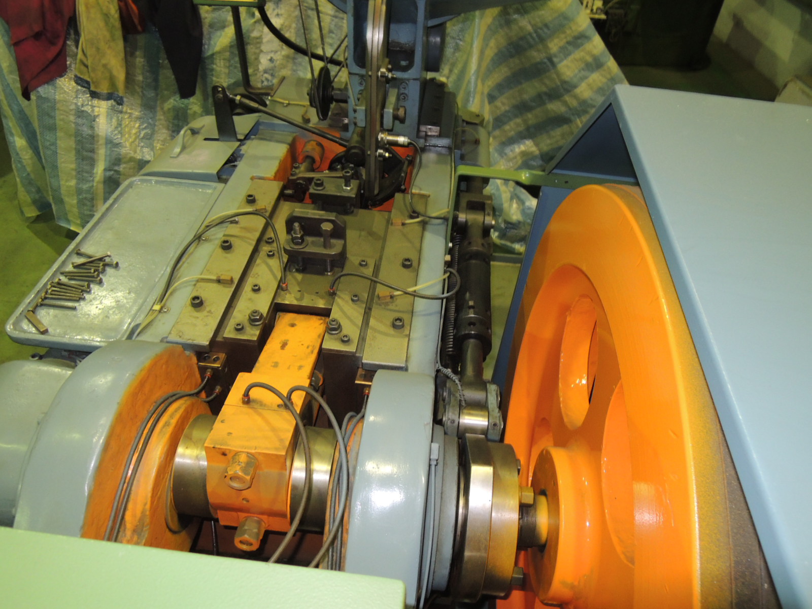 Chun Zu used M8x50 trimming machine